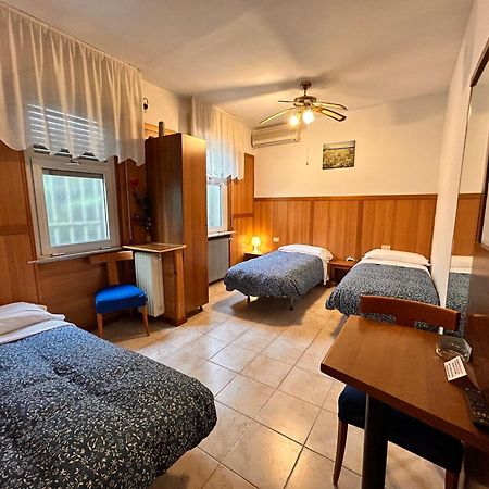 Hotel Moderno Tavagnacco Esterno foto