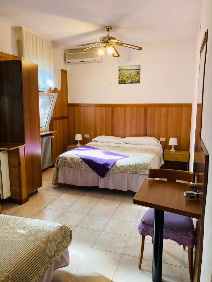 Hotel Moderno Tavagnacco Esterno foto